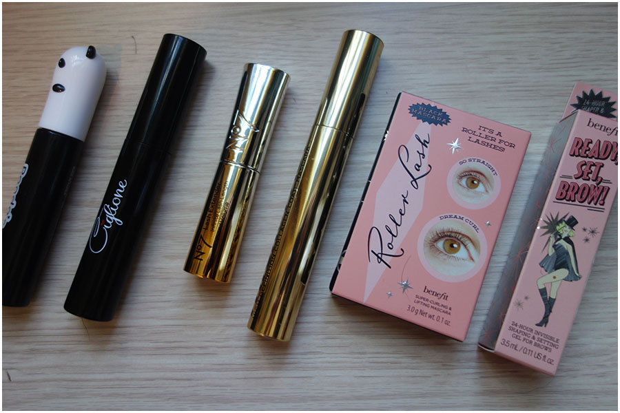 five mascaras and the Benefit ready, set brow. Three are minis and the other three full sized. From left to right: Tony Moly Panda dreams, Diego De la Palma Ciglione, No7 mini, Soap and Glory Thick and Fast mascara, mini Roller Lash from Benefit and the Ready, Set Brow.